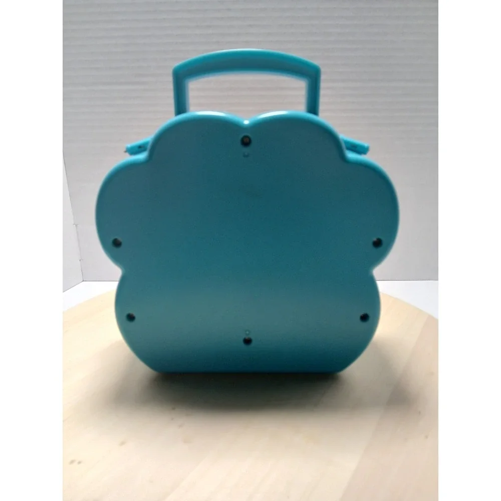 Lakeshore Learning Carry Case Animal Playset Beach Paw Print Blue w/ 7 Animals